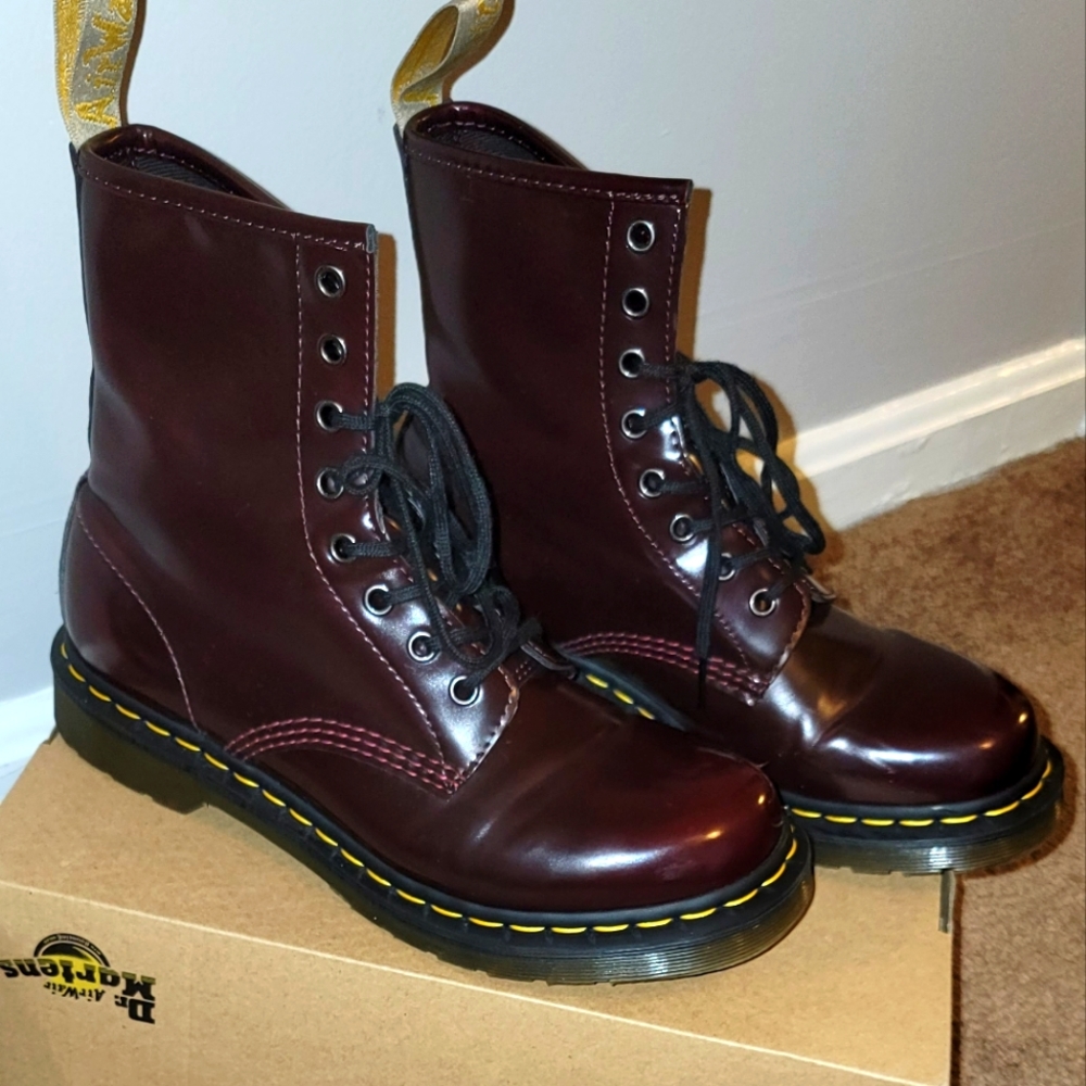 Dr Marten Wine Vegan 1460 boots